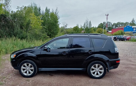 Mitsubishi Outlander III рестайлинг 3, 2011 год, 1 200 000 рублей, 2 фотография