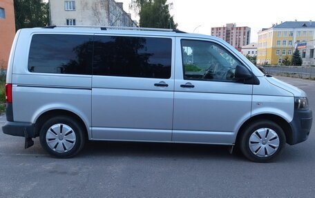 Volkswagen Caravelle T5, 2011 год, 1 950 000 рублей, 4 фотография