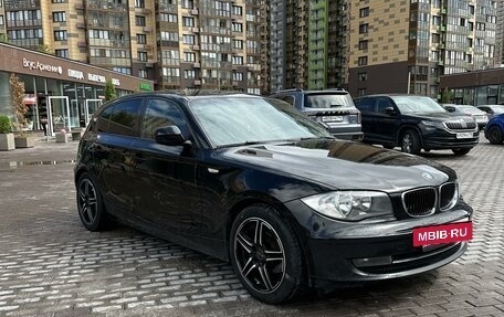 BMW 1 серия, 2011 год, 749 000 рублей, 2 фотография