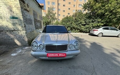 Mercedes-Benz E-Класс, 1998 год, 495 000 рублей, 1 фотография