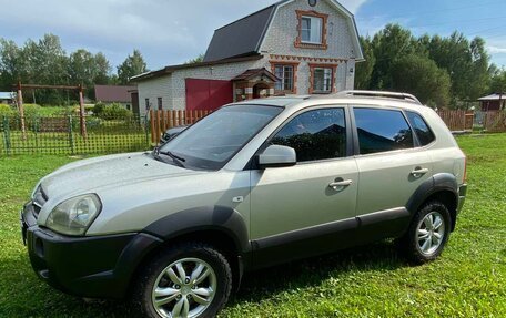 Hyundai Tucson III, 2008 год, 830 000 рублей, 3 фотография