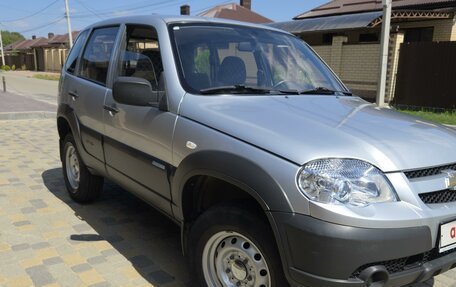 Chevrolet Niva I рестайлинг, 2011 год, 715 000 рублей, 2 фотография