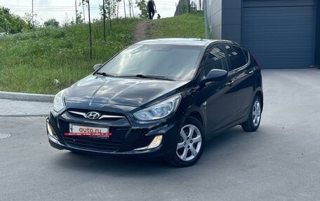 Hyundai Solaris II рестайлинг, 2013 год, 920 000 рублей, 1 фотография