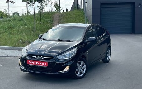 Hyundai Solaris II рестайлинг, 2013 год, 920 000 рублей, 4 фотография