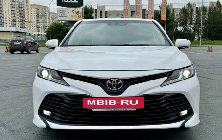 Toyota Camry, 2020 год, 2 450 000 рублей, 2 фотография