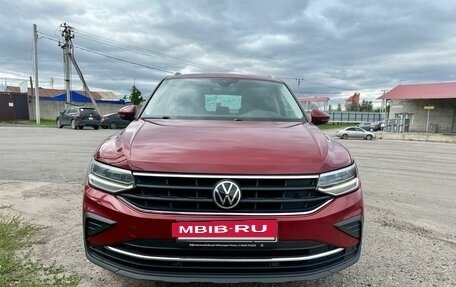 Volkswagen Tiguan II, 2020 год, 2 800 000 рублей, 4 фотография