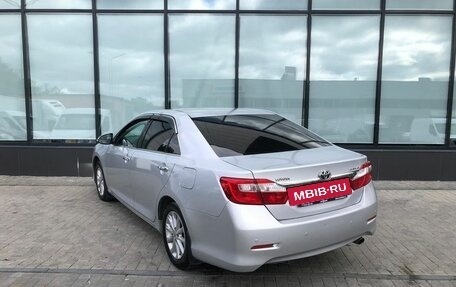 Toyota Camry, 2011 год, 1 740 000 рублей, 2 фотография