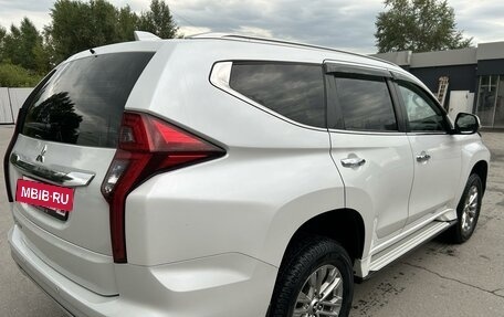 Mitsubishi Pajero Sport III рестайлинг, 2020 год, 3 950 000 рублей, 4 фотография