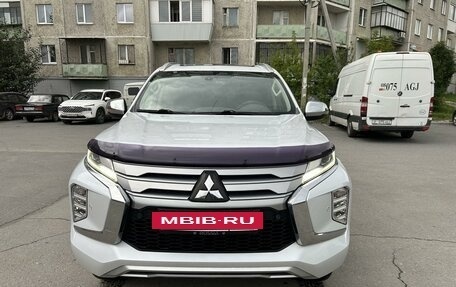 Mitsubishi Pajero Sport III рестайлинг, 2020 год, 3 950 000 рублей, 2 фотография