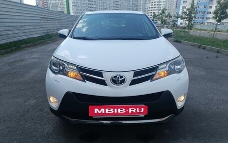 Toyota RAV4, 2013 год, 1 950 000 рублей, 2 фотография