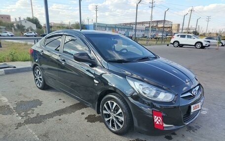 Hyundai Solaris II рестайлинг, 2011 год, 700 000 рублей, 2 фотография