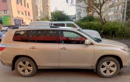 Toyota Highlander III, 2011 год, 2 050 000 рублей, 4 фотография