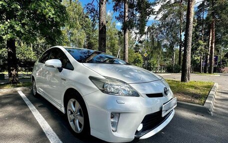 Toyota Prius, 2013 год, 1 300 000 рублей, 2 фотография