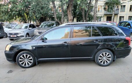 Toyota Avensis III рестайлинг, 2004 год, 600 000 рублей, 3 фотография