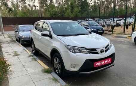 Toyota RAV4, 2015 год, 2 149 000 рублей, 3 фотография