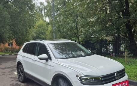 Volkswagen Tiguan II, 2017 год, 2 600 000 рублей, 2 фотография