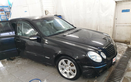 Mercedes-Benz E-Класс, 2003 год, 550 000 рублей, 2 фотография