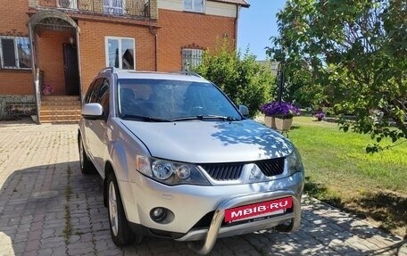 Mitsubishi Outlander III рестайлинг 3, 2007 год, 1 100 000 рублей, 2 фотография