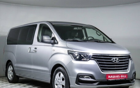 Hyundai Grand Starex Grand Starex I рестайлинг 2, 2019 год, 3 450 000 рублей, 2 фотография