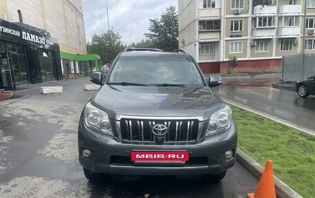 Toyota Land Cruiser Prado 150 рестайлинг 2, 2010 год, 2 900 000 рублей, 2 фотография