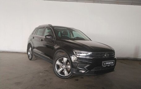 Volkswagen Tiguan II, 2018 год, 3 400 000 рублей, 2 фотография