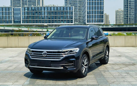 Volkswagen Touareg III, 2021 год, 5 190 000 рублей, 2 фотография