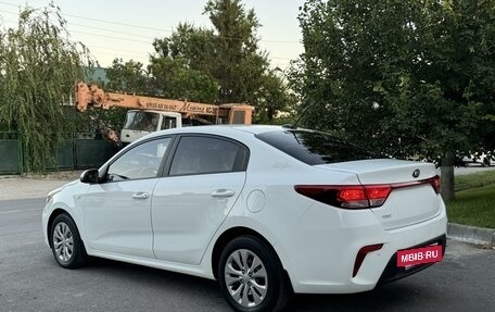 KIA Rio IV, 2018 год, 1 360 000 рублей, 6 фотография