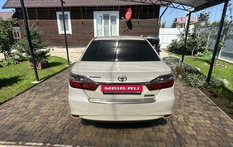 Toyota Camry, 2017 год, 2 950 000 рублей, 2 фотография