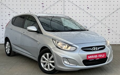 Hyundai Solaris II рестайлинг, 2013 год, 955 000 рублей, 2 фотография