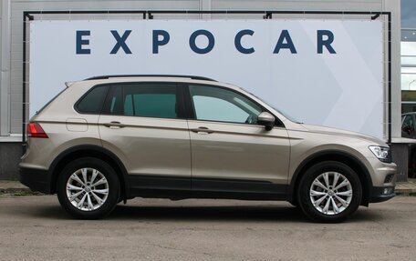 Volkswagen Tiguan II, 2019 год, 2 025 000 рублей, 3 фотография