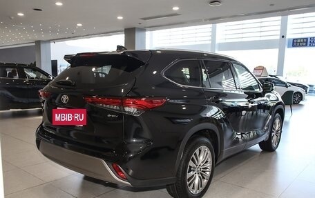 Toyota Highlander, 2024 год, 6 300 000 рублей, 4 фотография