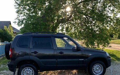 Chevrolet Niva I рестайлинг, 2013 год, 630 000 рублей, 2 фотография