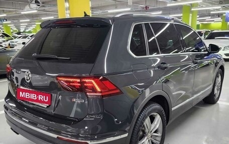 Volkswagen Tiguan II, 2018 год, 3 300 000 рублей, 3 фотография