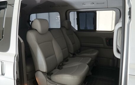 Hyundai Grand Starex Grand Starex I рестайлинг 2, 2019 год, 4 299 000 рублей, 7 фотография