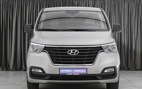 Hyundai Grand Starex Grand Starex I рестайлинг 2, 2019 год, 4 299 000 рублей, 3 фотография