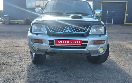 Mitsubishi L200 III рестайлинг, 2006 год, 900 000 рублей, 2 фотография