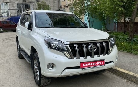 Toyota Land Cruiser Prado 150 рестайлинг 2, 2016 год, 4 100 001 рублей, 2 фотография