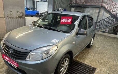 Renault Sandero I, 2013 год, 550 000 рублей, 2 фотография