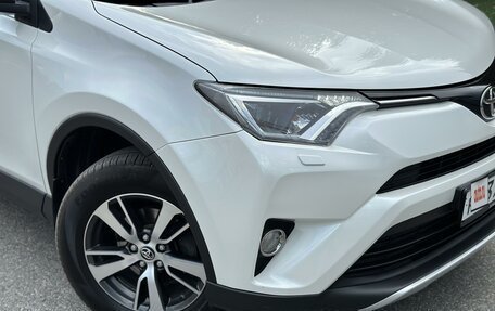 Toyota RAV4, 2017 год, 2 650 000 рублей, 2 фотография