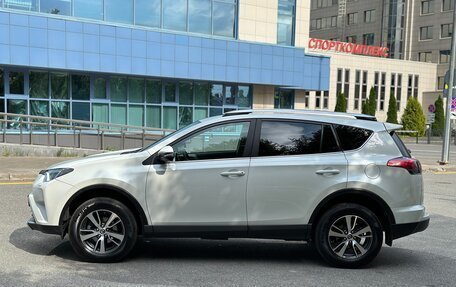 Toyota RAV4, 2017 год, 2 650 000 рублей, 5 фотография