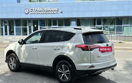 Toyota RAV4, 2017 год, 2 650 000 рублей, 6 фотография