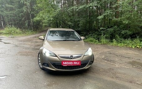 Opel Astra J, 2013 год, 900 000 рублей, 3 фотография