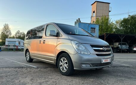 Hyundai H-1 II рестайлинг, 2012 год, 1 640 000 рублей, 3 фотография