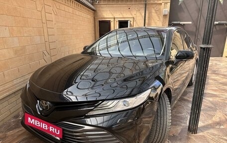 Toyota Camry, 2019 год, 3 150 000 рублей, 2 фотография