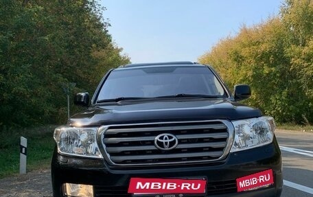 Toyota Land Cruiser 200, 2010 год, 4 000 000 рублей, 3 фотография