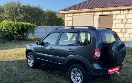 Chevrolet Niva I рестайлинг, 2013 год, 725 000 рублей, 3 фотография