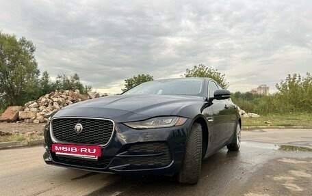 Jaguar XE I рестайлинг, 2019 год, 3 200 000 рублей, 3 фотография