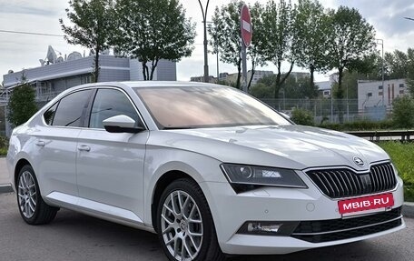 Skoda Superb III рестайлинг, 2018 год, 2 270 000 рублей, 3 фотография