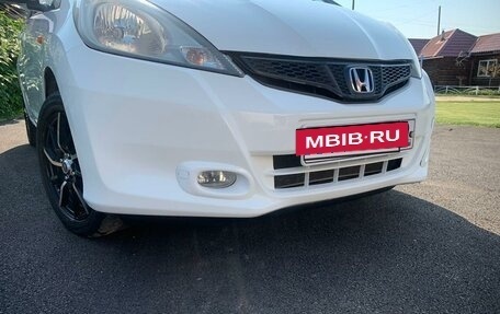 Honda Fit III, 2012 год, 990 000 рублей, 4 фотография