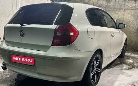 BMW 1 серия, 2011 год, 1 100 000 рублей, 3 фотография